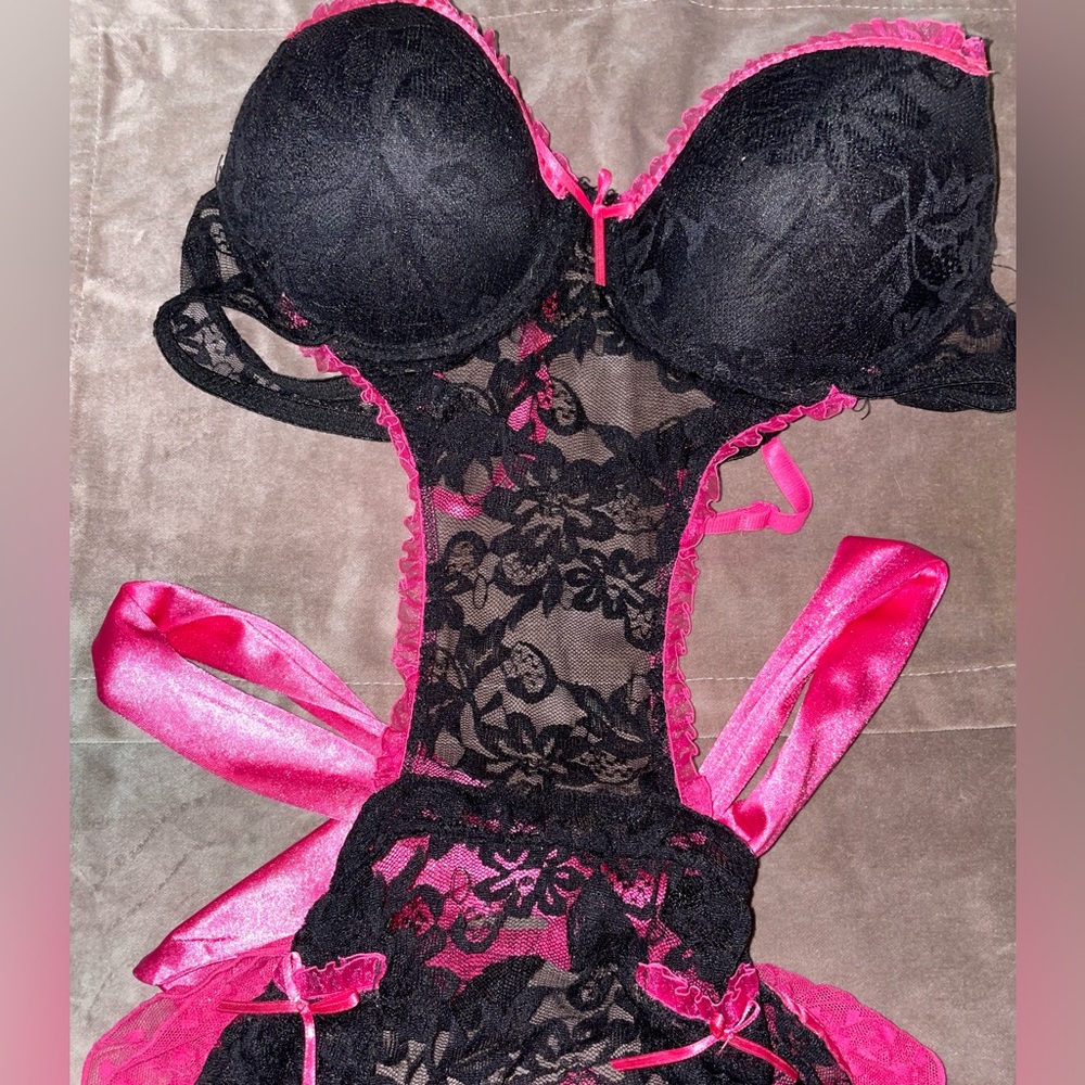 Sexy black and pink maid costume